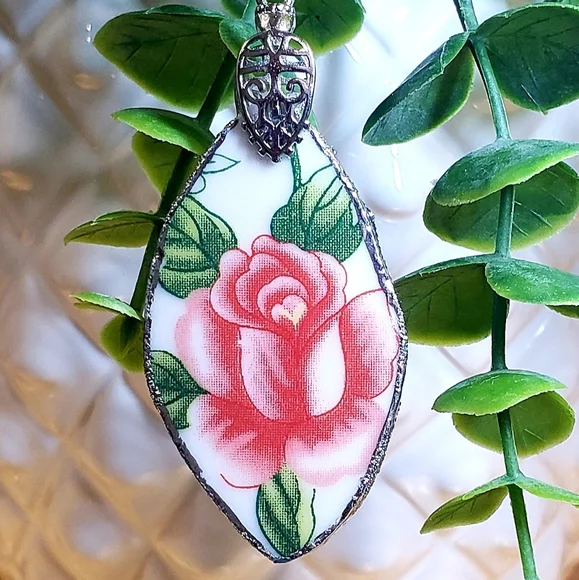 2 Necklaces - Picture 5 of 7